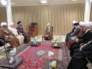 آیت‌الله جوادی آملی: حفظ نظام، با حضور مردم امکان‌پذیر است/ جهالت زدایی جزء وظایف فرعی نظام اسلامی است