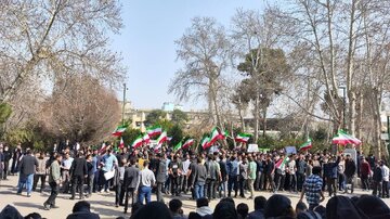 انتقاد تند یک نماینده مجلس از عملکرد وزارت علوم در خصوص حوادث اخیر دانشگاه ها/ سخنگوی کمیسیون آموزش: اهانت به ارکان نظام در دانشگاه قابل چشمپوشی نیست