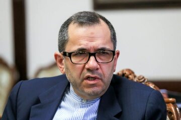تخت روانچی: درباره توانمندیهای دفاعی خود مصالحه نمیکنیم/ توپ در زمین آمریکاست