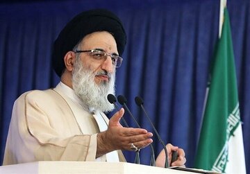 توضیح امام جمعه کرج درباره آزمایش موشک هایپرسونیک جدید توسط سپاه؛ این موشک قابلیت حمل چند کلاهک دارد/ این آمریکاست که به مذاکره نیاز دارد
