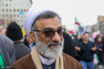 دبیر شورای عالی انقلاب فرهنگی: دشمن علیه کشور حرکتی کند، خودش برای آتش‌بس به التماس می‌افتد/ اول انقلاب پزشک از بنگلادش و پاکستان می‌آوردیم