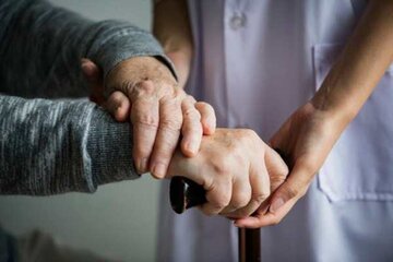 دههشصتیها در راه سالمندی؛ آیا کشور آماده است؟/ یک تخت برای هر ۶۵۰ نفر