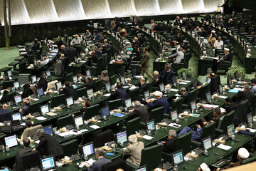 زنگنه: معافیتهای مالیاتی با عدالت همخوانی ندارد/ لاهوتی: معافیتهای مالیاتی بهنفع حقوقبگیران است/مخالفان و موافقان مباحث مالیاتی در بودجه چه گفتند؟