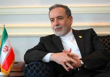 عراقچی افغانستان و پاکستان را به گفتگو و خویشتنداری دعوت کرد