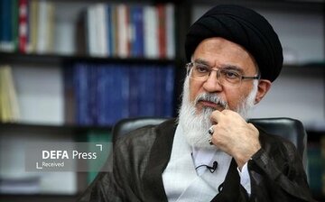 عضو مجلس خبرگان رهبری: بزرگنمایی تسخیر سفارت آمریکا اشتباه خودشان بود/ در آن زمان پرچم عدالتخواهی از دست جریان سوسیالیستی خارج و به دست اسلام رسید
