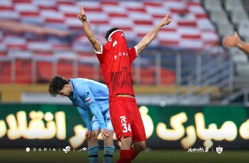 فوتبال زشت، هنوز زیبایی‌هایی دارد/ تلویزیون هم نتوانست این صحنه زیبا را نشان ندهد