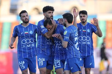 قراردادهای جنجالی در باشگاه استقلال/ دست آبی‌ها رو شد