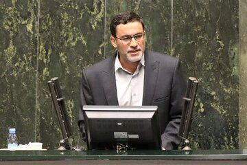 نماینده مجلس خبر داد: افزایش ۴۳ درصدی حقوقهای حداقلی در سال جدید + جزئیات