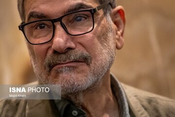 واکنش رسانه نزدیک به شمخانی به حضور فرمانده سنتکام در مذاکرات/ ورود مولفه نظامی ریسک و هزینه مذاکره را بالا می برد و مسئولیت آن با آمریکاست