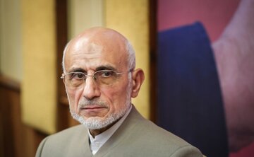 واکنش میرسلیم به مذاکرات ایران و آمریکا/ تجربه عمیق ما از زمان مرحوم مصدق تا به‌حال نشان می‌دهد از آمریکا ضربه خوردیم