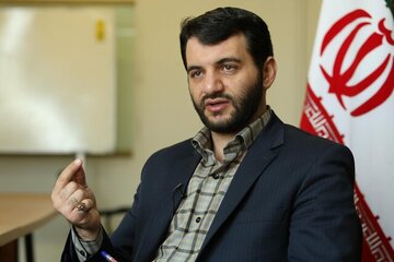 وزیر دولت رئیسی دوباره نسخه پیچید ؛ وضعیت اقتصادی تقصیر بانک و ارز است / چرا اقتصاد مقاومتی اجرا نشد؟