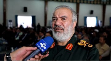 پیام معنادار سردار فدوی به مردم؛ عاقلانه است که در طرف برنده باشند/ آنها که در طرف بازندهاند از این به بعد هم ضرر میکنند/ طرف بازنده چه کسانی هستند؟