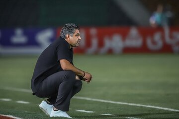 پیروز قربانی: جلوی استقلال در ۱۸ قدم لحاف و تشک نمی‌اندازیم؛ می‌خواهیم فوتبال بازی کنیم!
