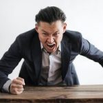 چهار دلیل خشم جوانان/ آنها عصبانی اند؛مسئولان فقط برایشان سخنرانی می کنند