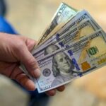 ادامه کاهش قیمت طلا و دلار/ دلار باز هم به کانال ۱۶۰ هزار تومانی رفت